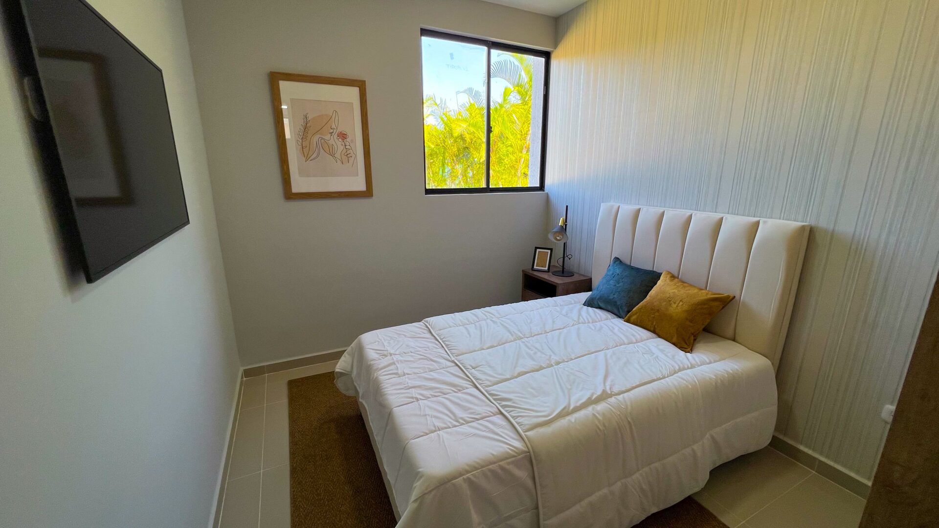 C658DB30-7E34-44ED-AA5B-0D36230FC48D