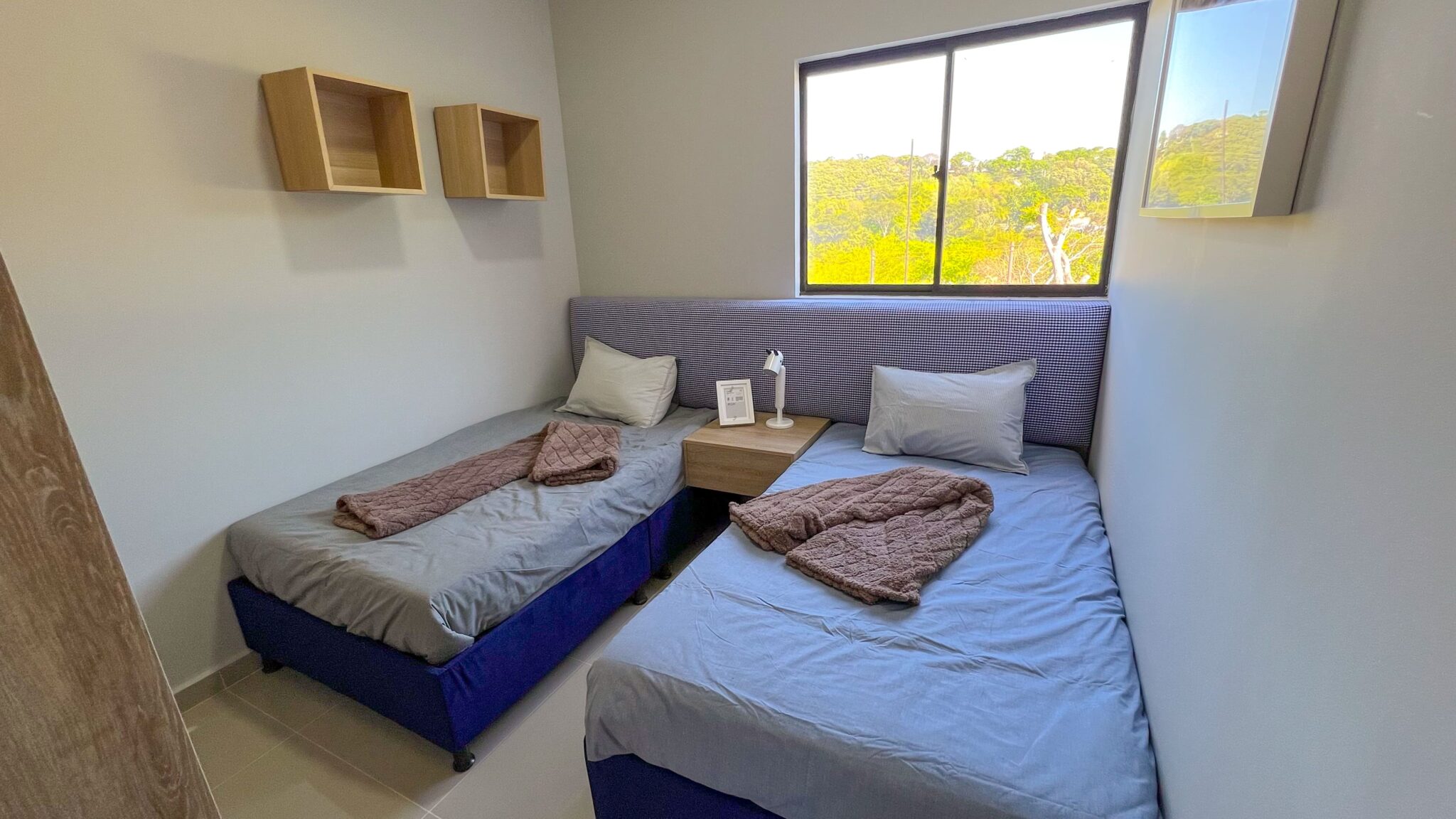 FB31CBFC-E885-481D-AECB-345035AC2620